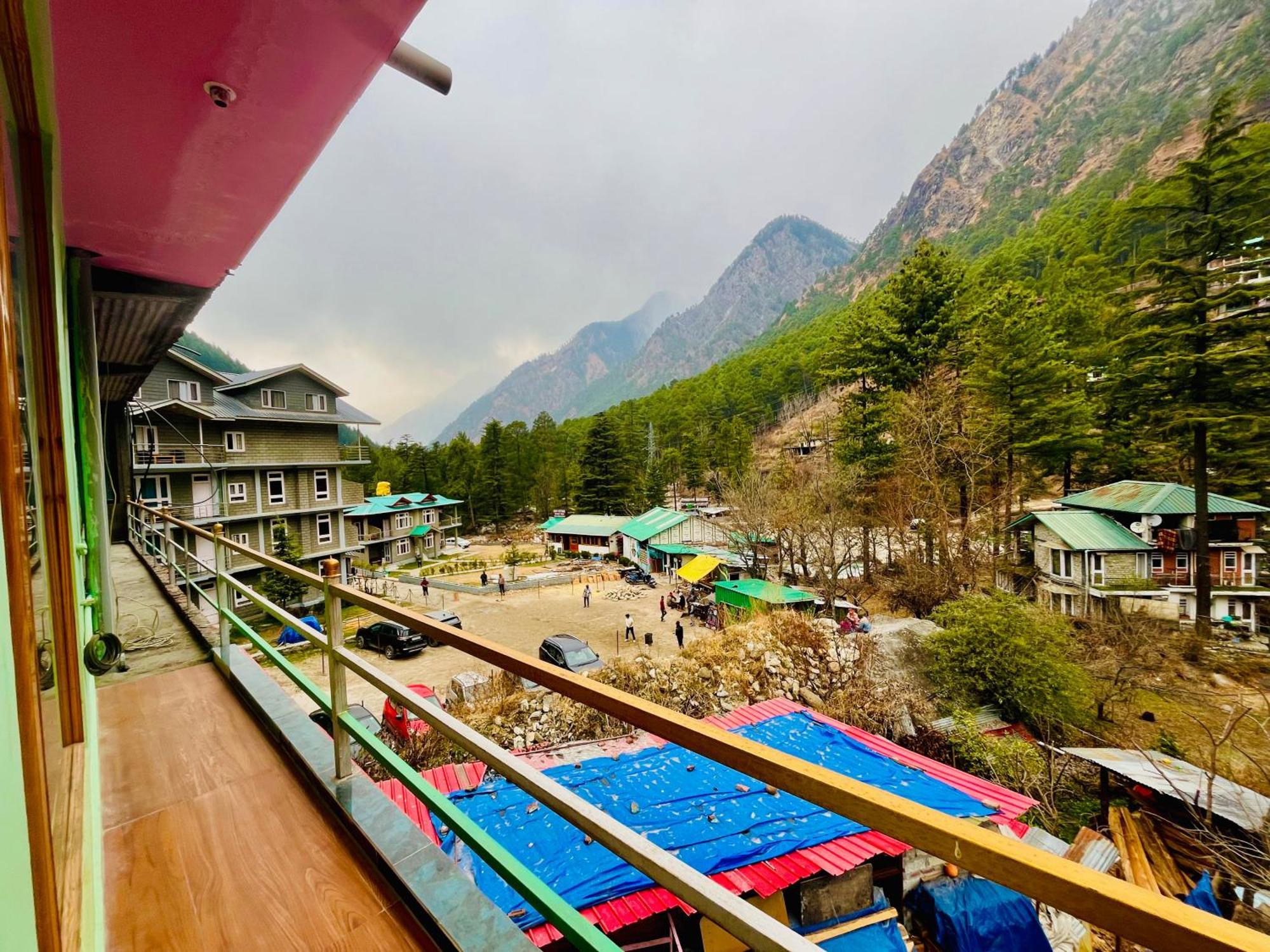 Hotel Dream Valley Kasol #Near Mall Road #River View #Parking #Gaming Zone #Open Terrace #Restaurant Exterior photo