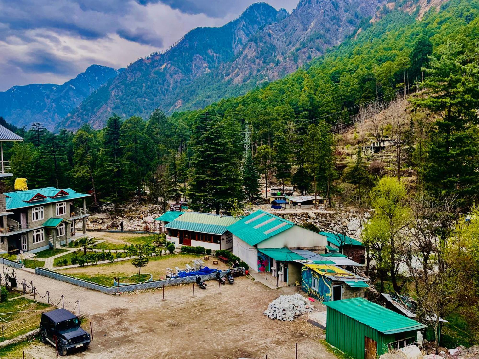 Hotel Dream Valley Kasol #Near Mall Road #River View #Parking #Gaming Zone #Open Terrace #Restaurant Exterior photo