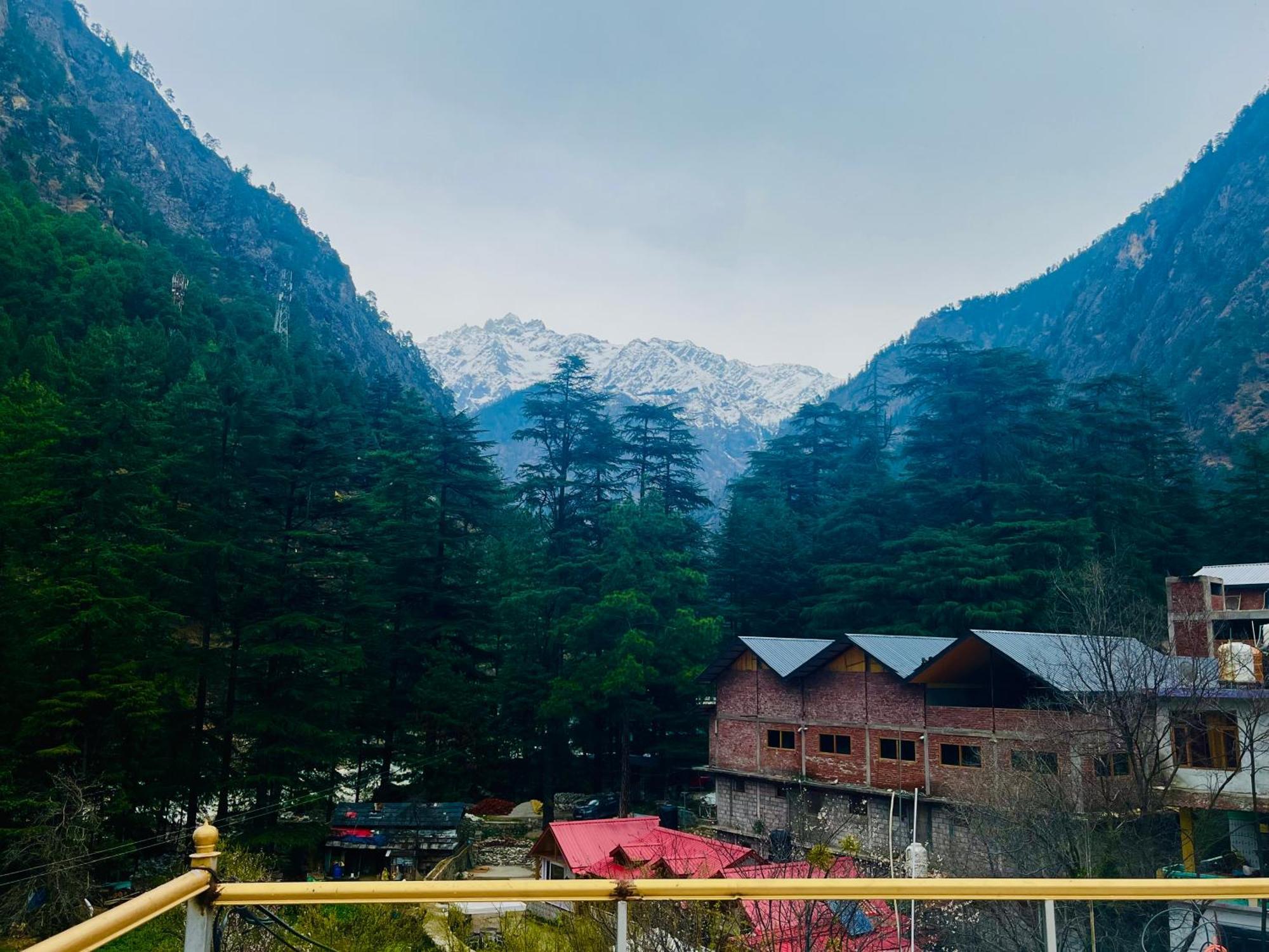 Hotel Dream Valley Kasol #Near Mall Road #River View #Parking #Gaming Zone #Open Terrace #Restaurant Exterior photo