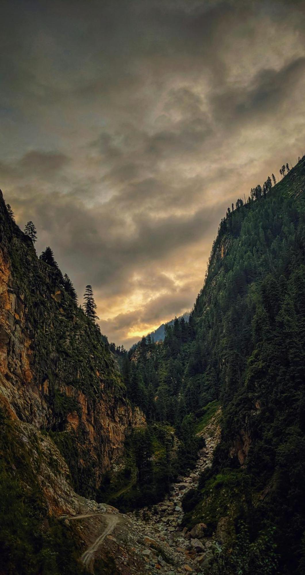 Hotel Dream Valley Kasol #Near Mall Road #River View #Parking #Gaming Zone #Open Terrace #Restaurant Exterior photo