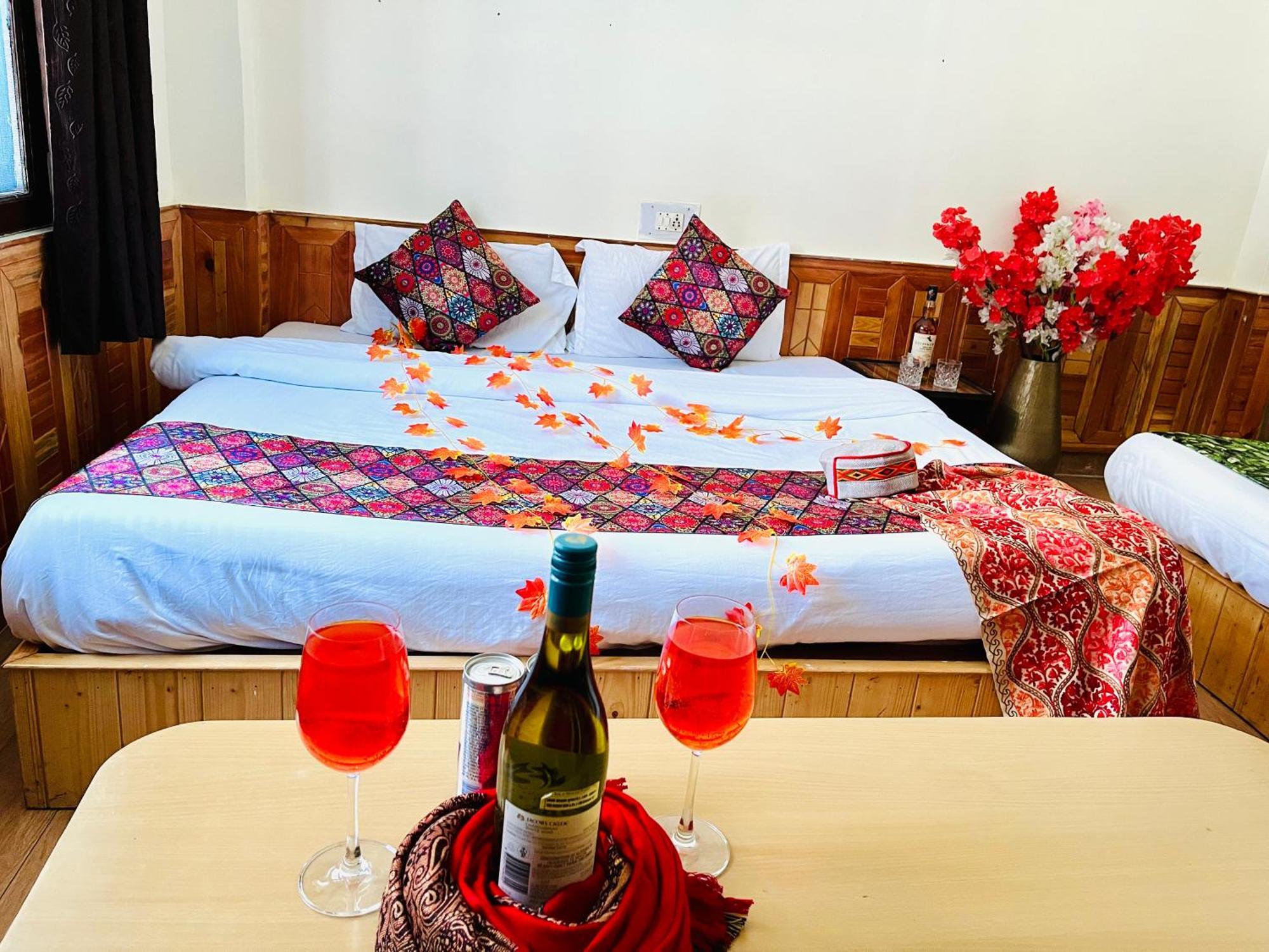 Hotel Dream Valley Kasol #Near Mall Road #River View #Parking #Gaming Zone #Open Terrace #Restaurant Exterior photo