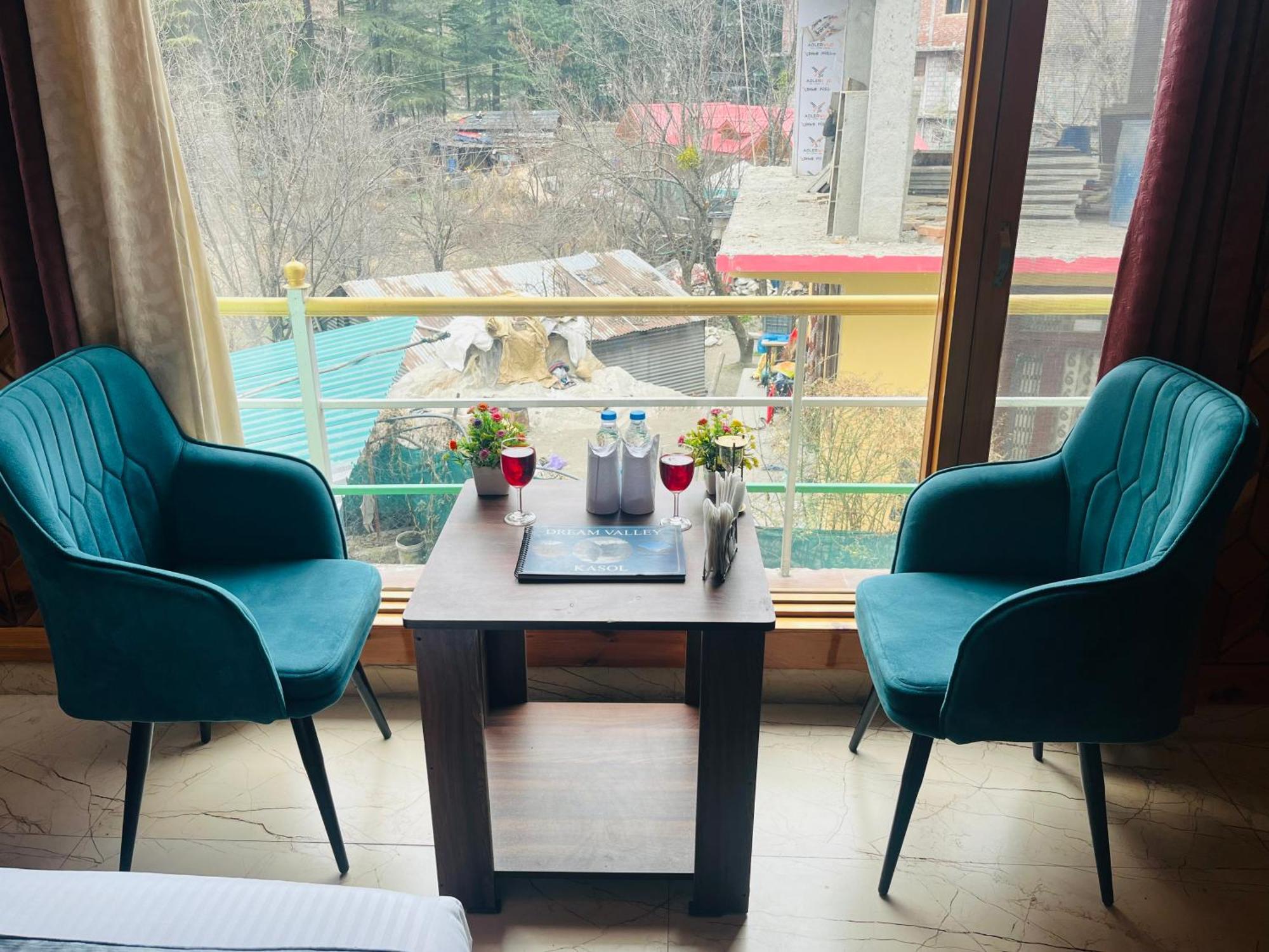 Hotel Dream Valley Kasol #Near Mall Road #River View #Parking #Gaming Zone #Open Terrace #Restaurant Exterior photo