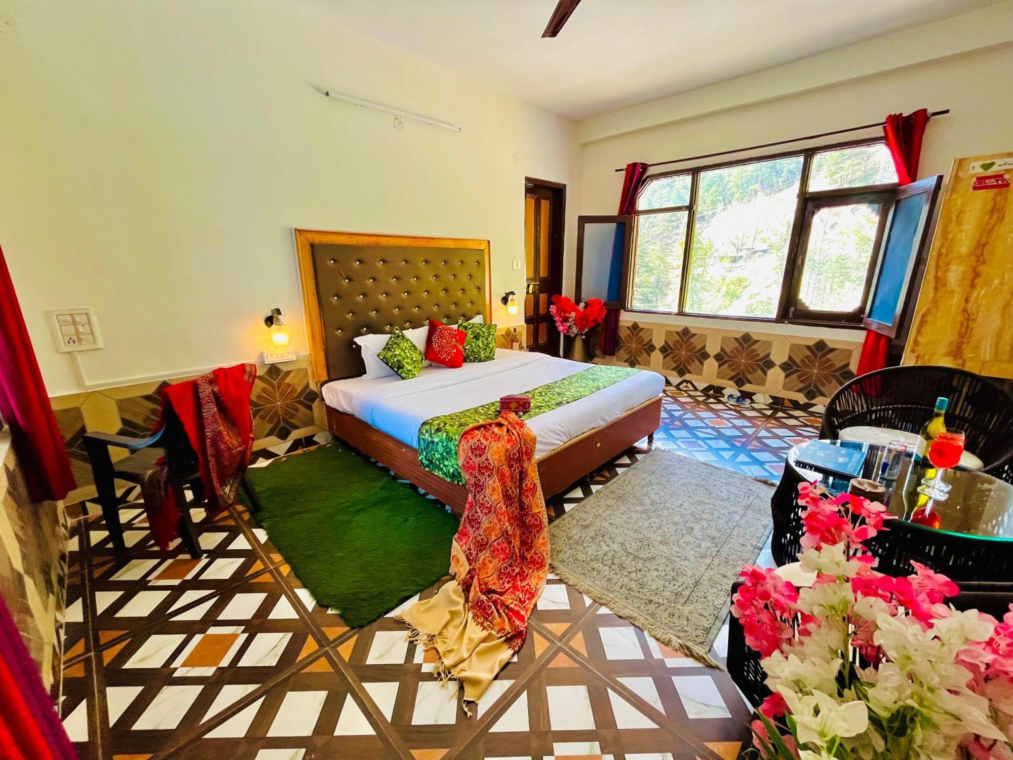 Hotel Dream Valley Kasol #Near Mall Road #River View #Parking #Gaming Zone #Open Terrace #Restaurant Exterior photo