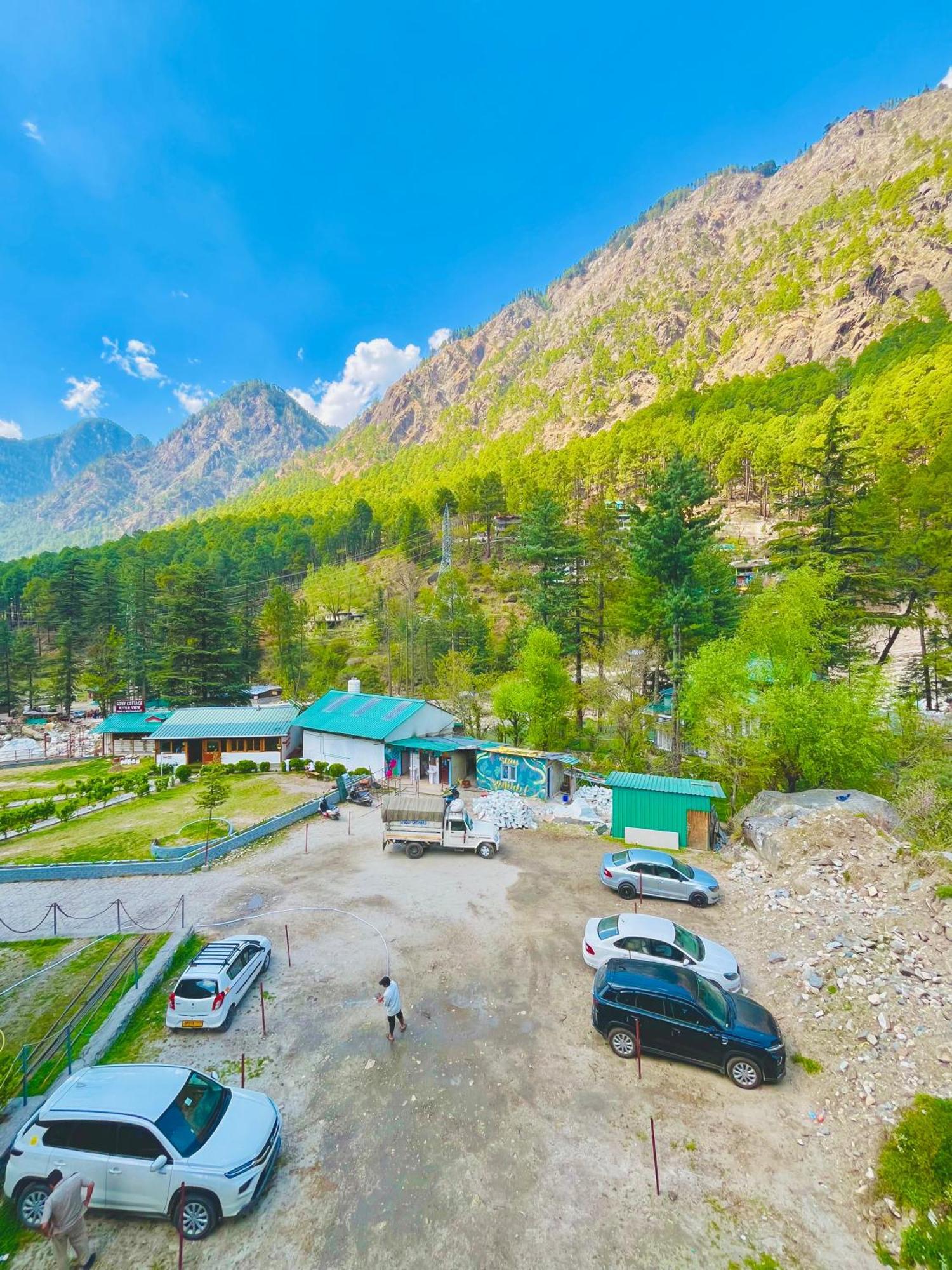 Hotel Dream Valley Kasol #Near Mall Road #River View #Parking #Gaming Zone #Open Terrace #Restaurant Exterior photo
