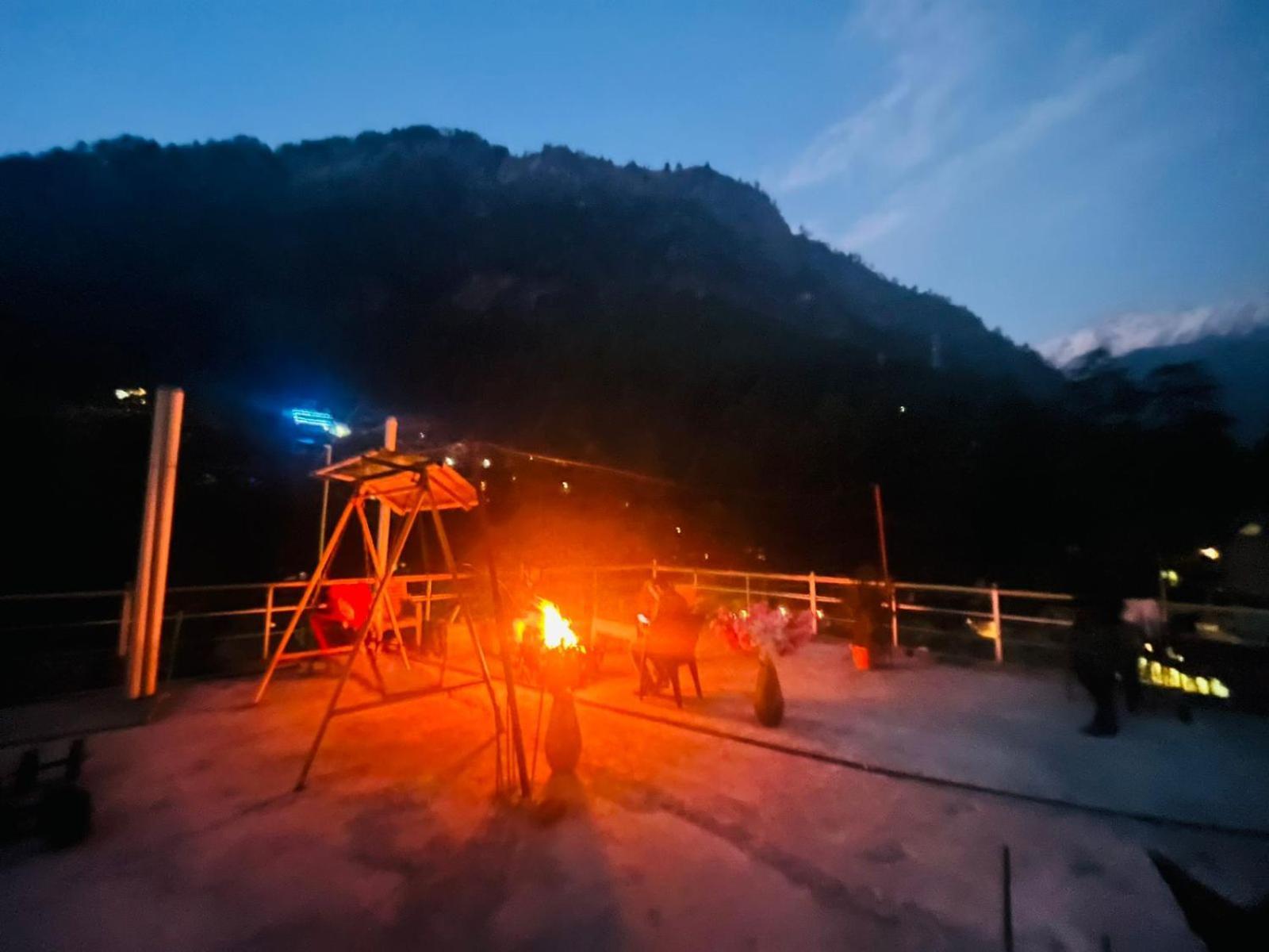 Hotel Dream Valley Kasol #Near Mall Road #River View #Parking #Gaming Zone #Open Terrace #Restaurant Exterior photo